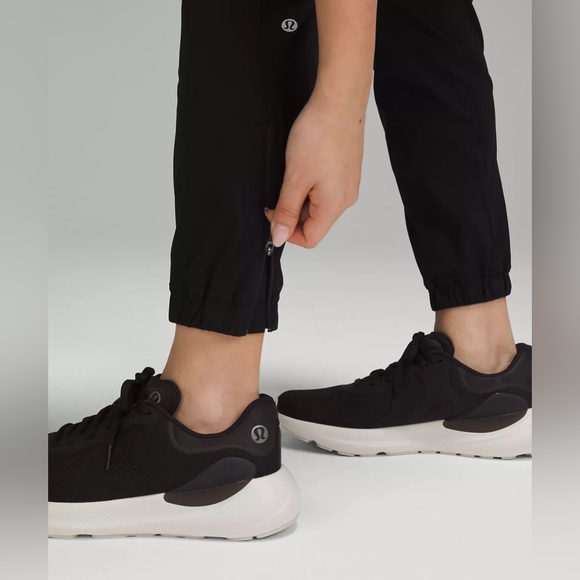 Adapted State High-Rise Jogger(fits slightly larger)
Full Length - Picture 4 of 6